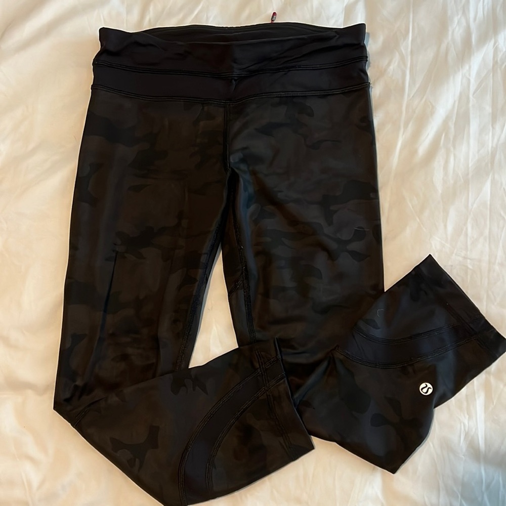 Lululemon Pace Rival Camo crop